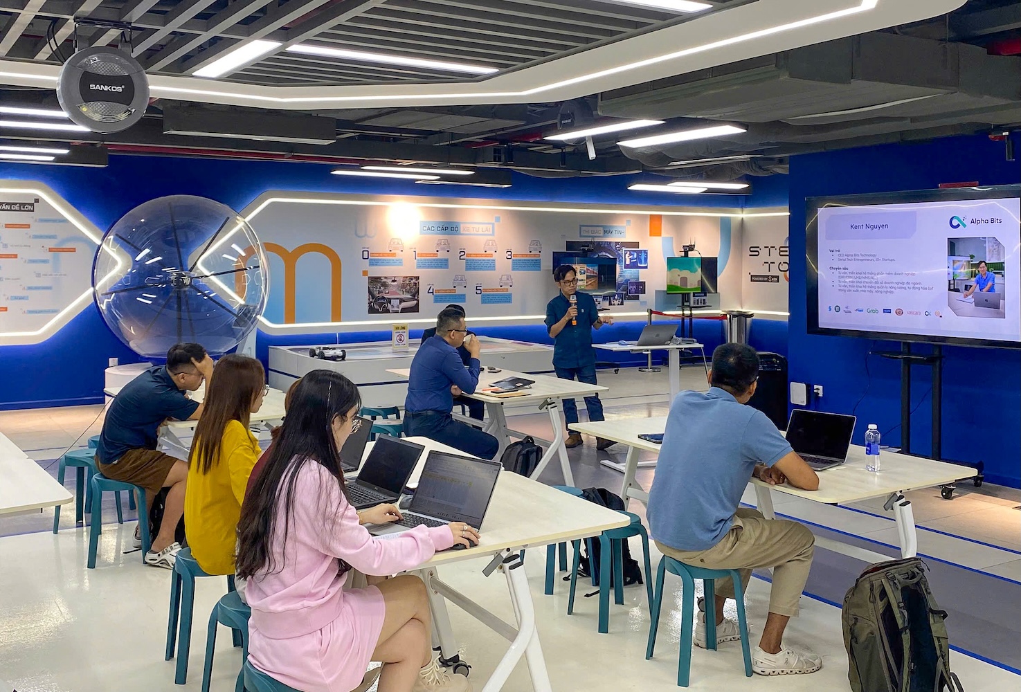 Thảo luận sau hội thảo